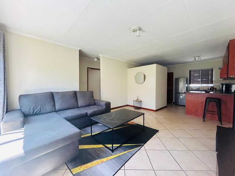 Modern 2-Bedroom Townhouse for Rent in Halfway House Midrand - Photo 6