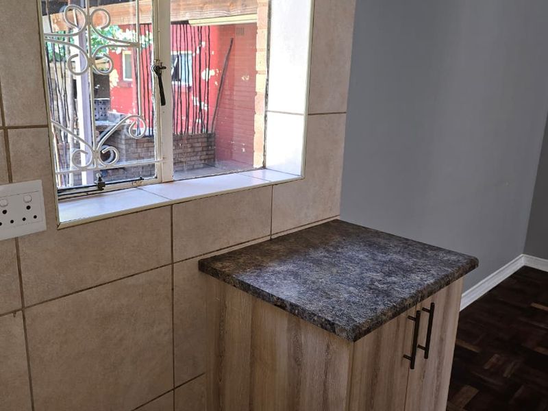 Excellent value in Extension 4. Very neat street. - Photo 8