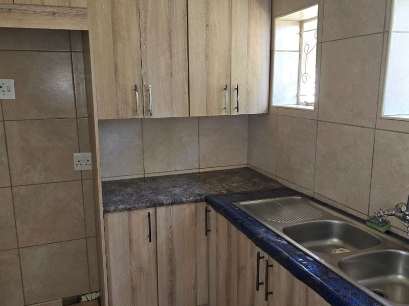 Excellent value in Extension 4. Very neat street. - Photo 6