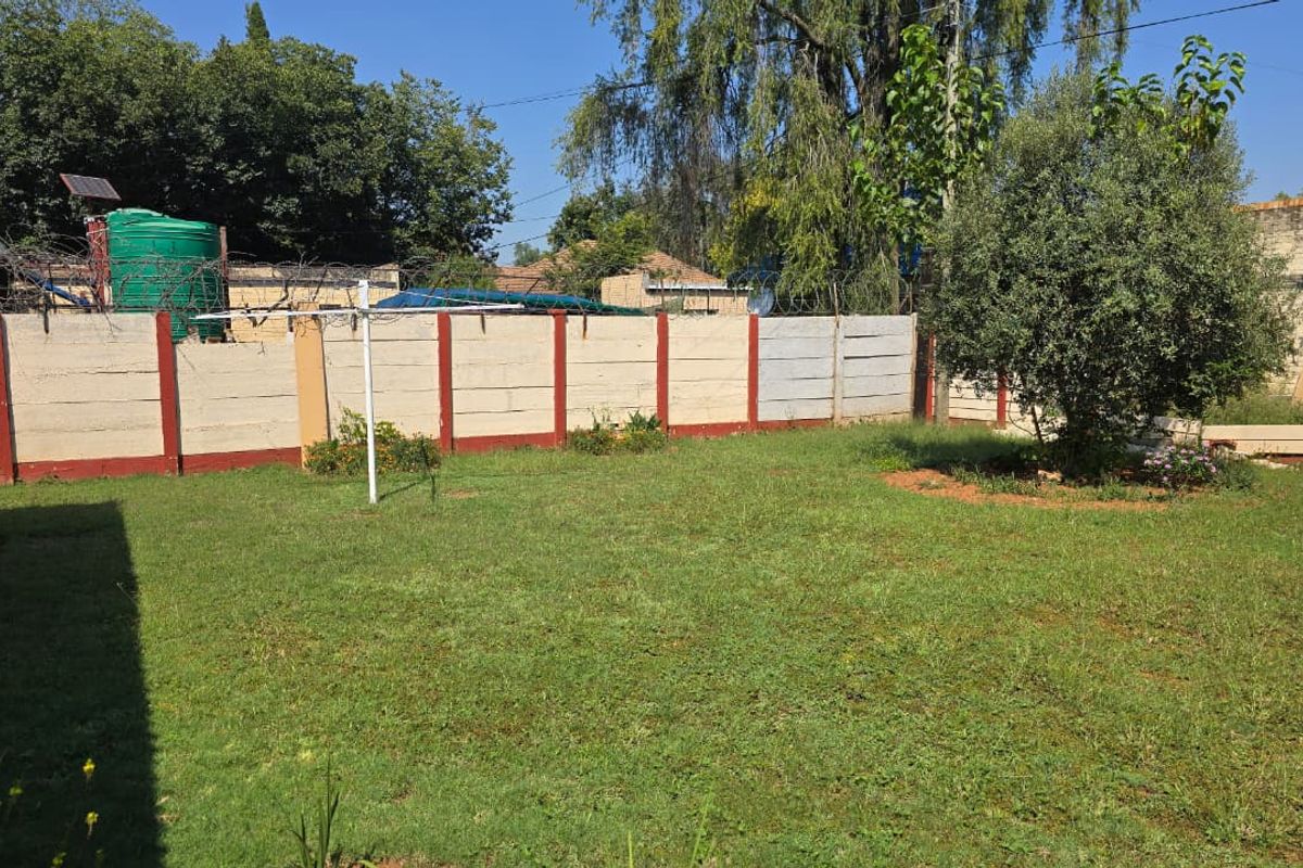 Excellent value in Extension 4. Very neat street. - Photo 3