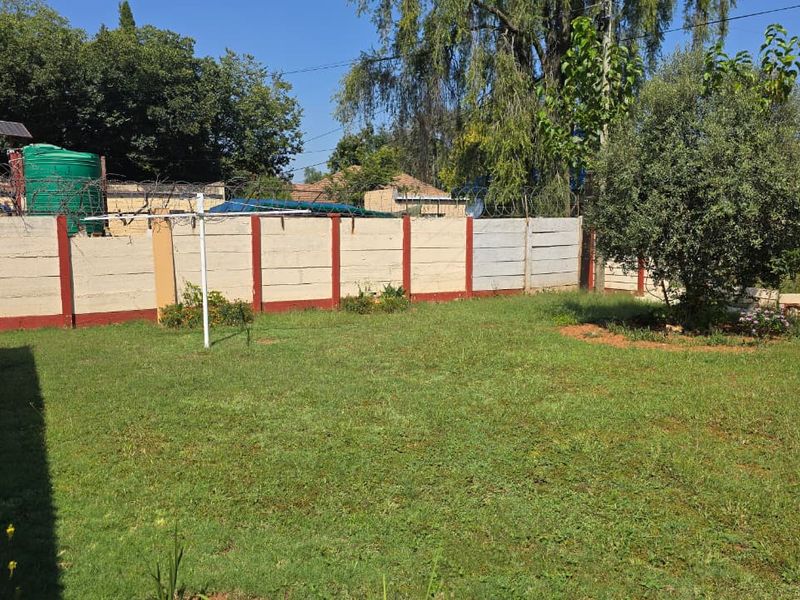 Excellent value in Extension 4. Very neat street. - Photo 3