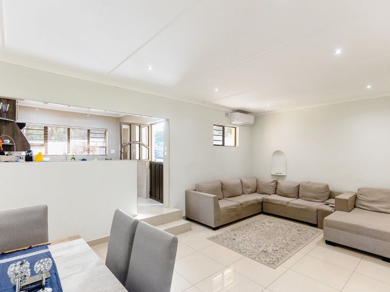 Prime Location - Photo 6