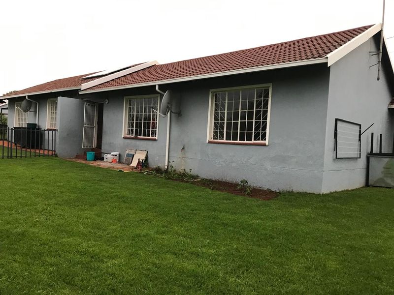 Start Fresh in This Warm & Welcoming Home - Photo 10