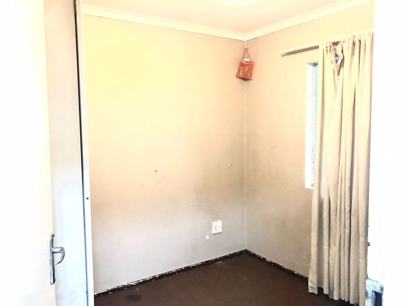 Start Fresh in This Warm & Welcoming Home - Photo 6