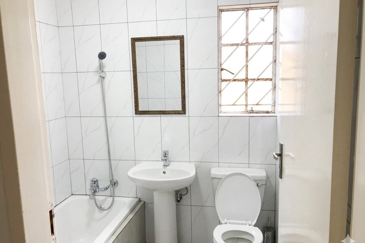 Start Fresh in This Warm & Welcoming Home - Photo 5