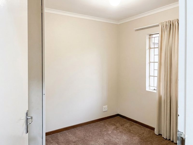 Start Fresh in This Warm & Welcoming Home - Photo 7