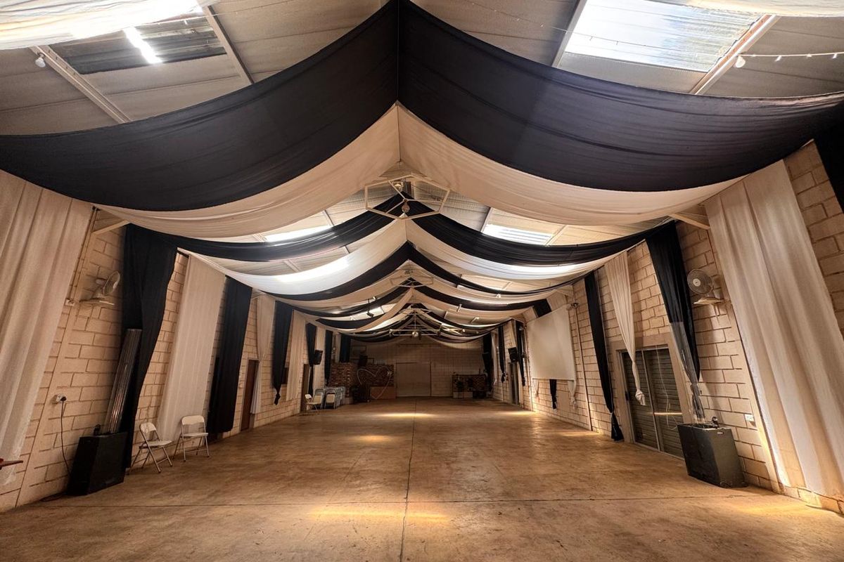 Raslouw - 4 Bedroom house with a 300m2 commercial building with all amenities for any business. - Photo 3