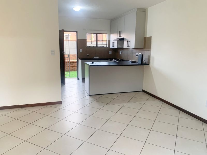 2 Bedroom 1 Bathroom apartment for rent - Photo 4