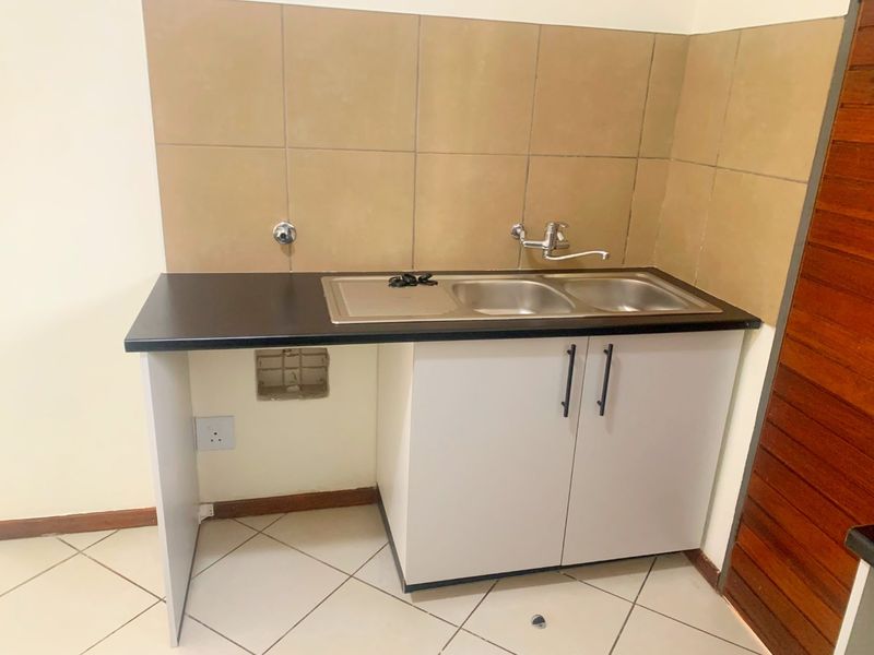 2 Bedroom 1 Bathroom apartment for rent - Photo 3