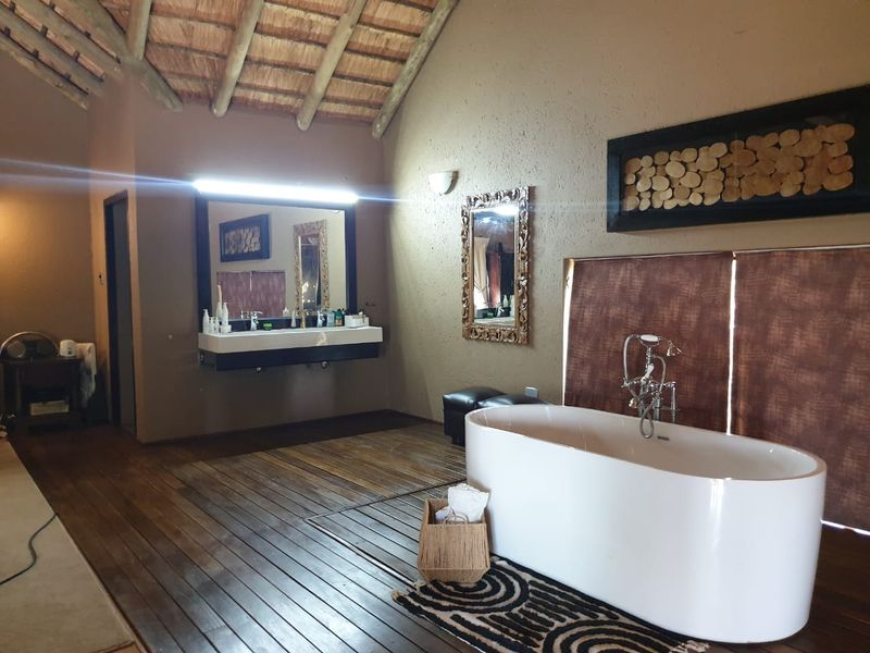 STUNNING AND MODERN 2 BEDROOM HOUSE AVAILABLE NOW - Photo 4