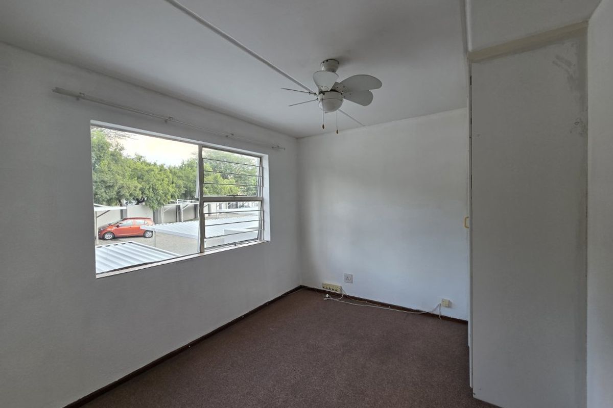 Spacious 3-Bedroom Townhouse with Balcony Braai & Great Lifestyle Features! - Photo 2