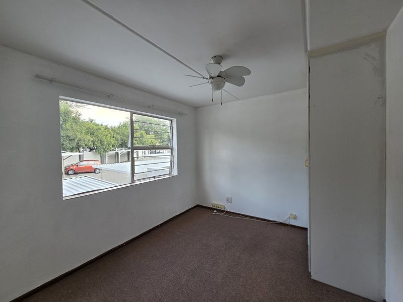 Spacious 3-Bedroom Townhouse with Balcony Braai & Great Lifestyle Features! - Photo 2