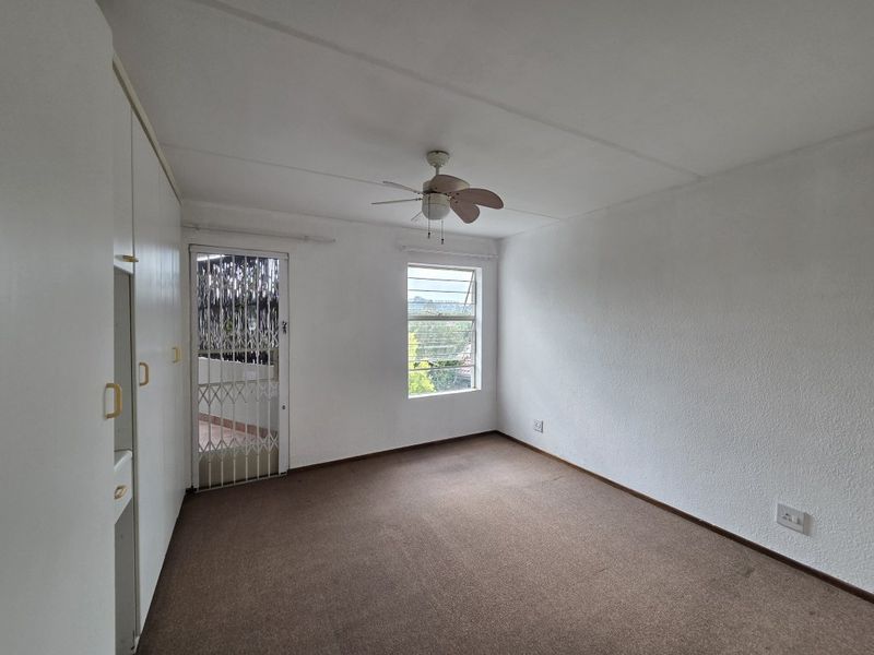 Spacious 3-Bedroom Townhouse with Balcony Braai & Great Lifestyle Features! - Photo 6