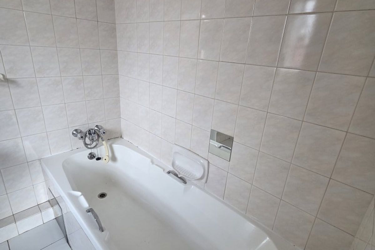 Spacious 3-Bedroom Townhouse with Balcony Braai & Great Lifestyle Features! - Photo 4