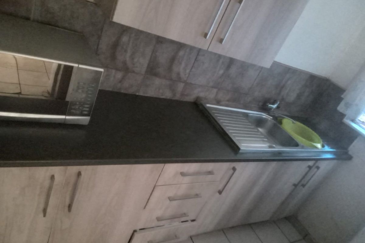 Perfect for first-time Investors Apartment - Photo 4