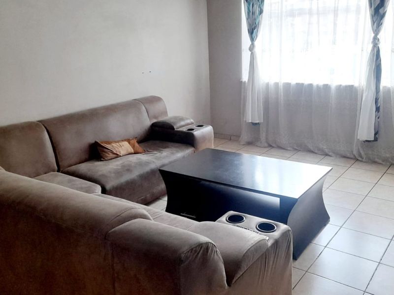 Perfect for first-time Investors Apartment - Photo 2