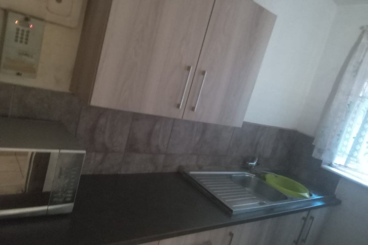 Perfect for first-time Investors Apartment - Photo 5