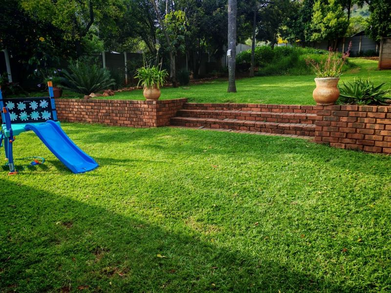 Stunning 4-Bedroom Family Home with Pool & Entertainment Areas – in  Mountain view For Sale - Photo 3