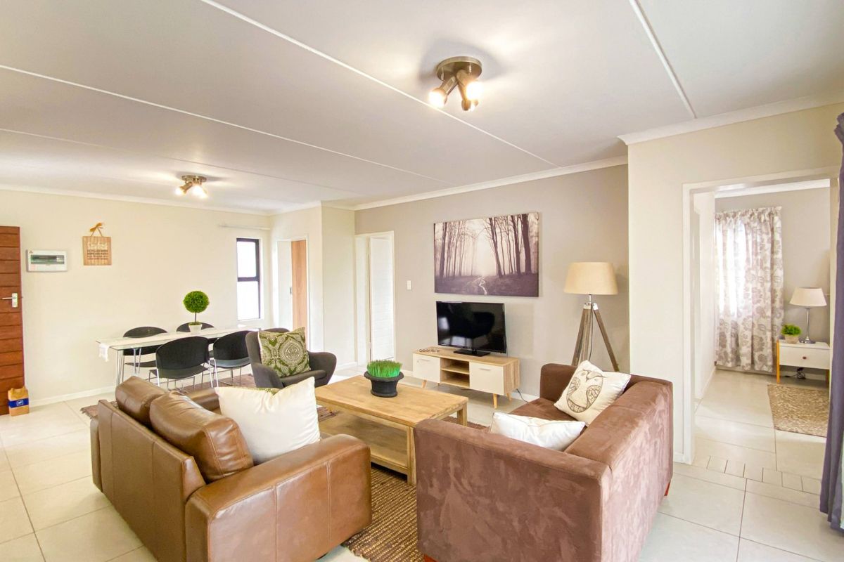 2 Bedroom 2 Bathroom apartment for sale in Fish Eagle View! - Photo 5