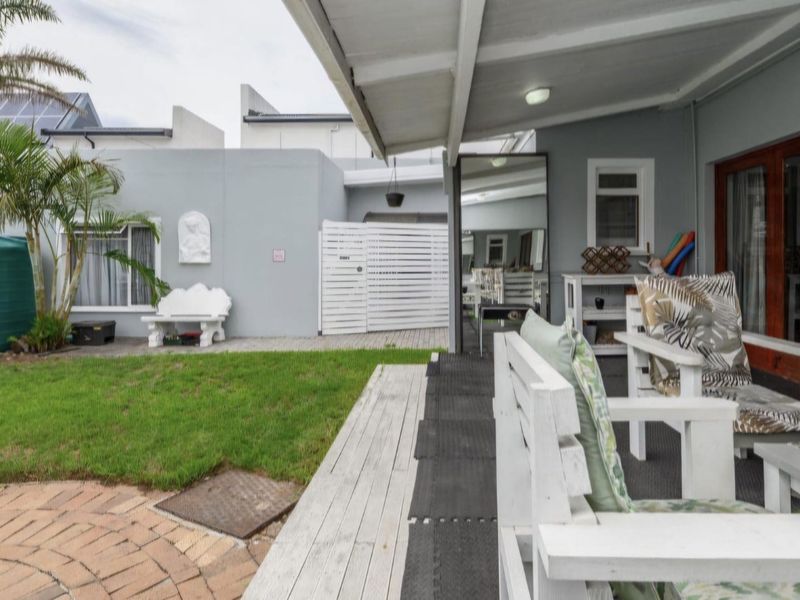 Modern Dual-Living Home with Exceptional Airbnb Appeal in Sought-After Westview - Photo 4