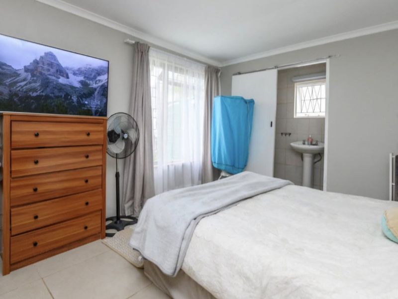 Modern Dual-Living Home with Exceptional Airbnb Appeal in Sought-After Westview - Photo 9