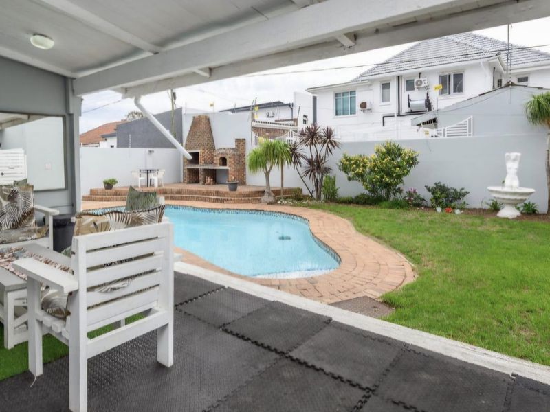 Modern Dual-Living Home with Exceptional Airbnb Appeal in Sought-After Westview - Photo 3