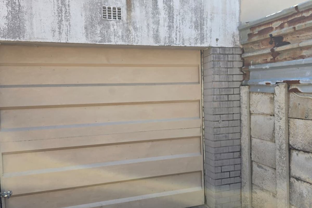 Solid house in fair condition in a popular part of Stilfontein. - Photo 3