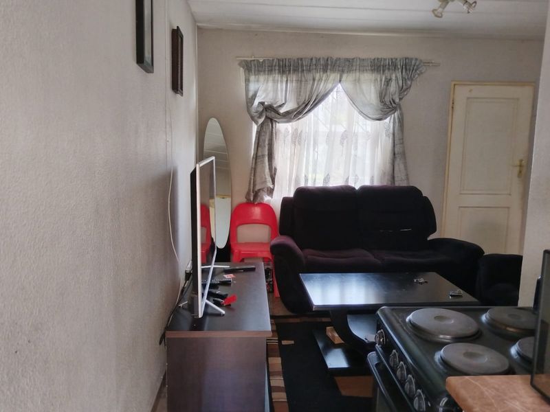 Glen Marais Town House with a Communal Pool Ease - Photo 5