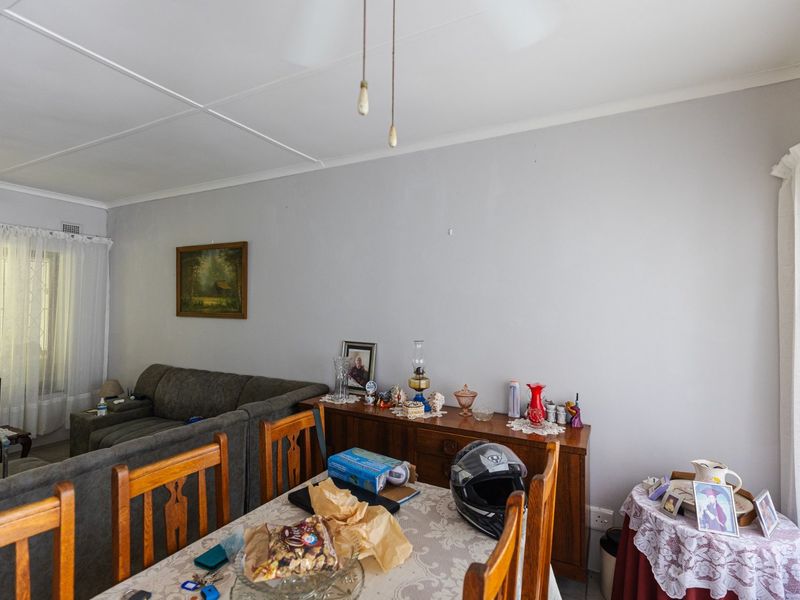 Charming Two Bedroom Townhouse!  - Photo 7