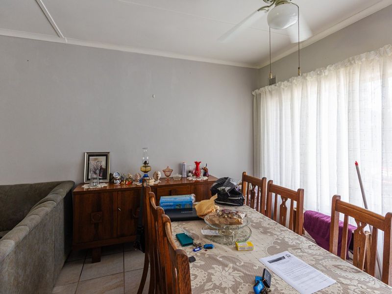 Charming Two Bedroom Townhouse!  - Photo 6