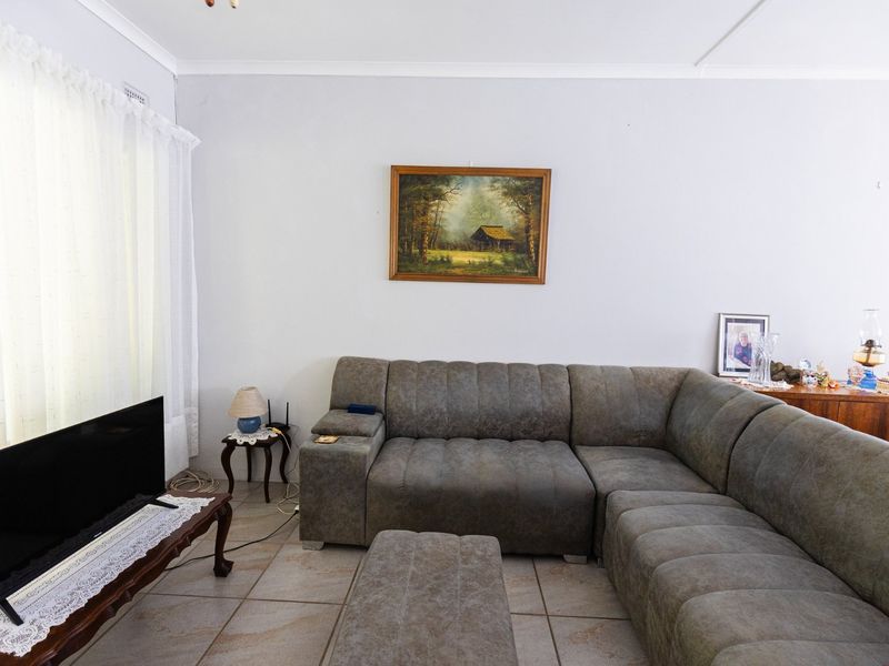 Charming Two Bedroom Townhouse!  - Photo 5