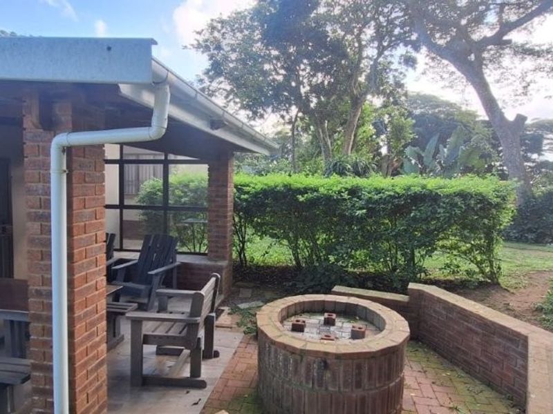 Two Bedroom Two Bathroom Townhouse! - Photo 4