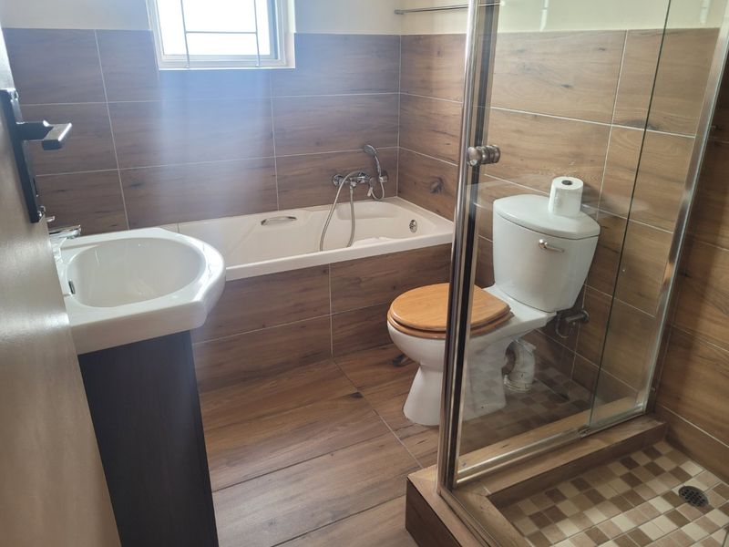 3 Bedroom House in Blouberg Sands - Photo 9