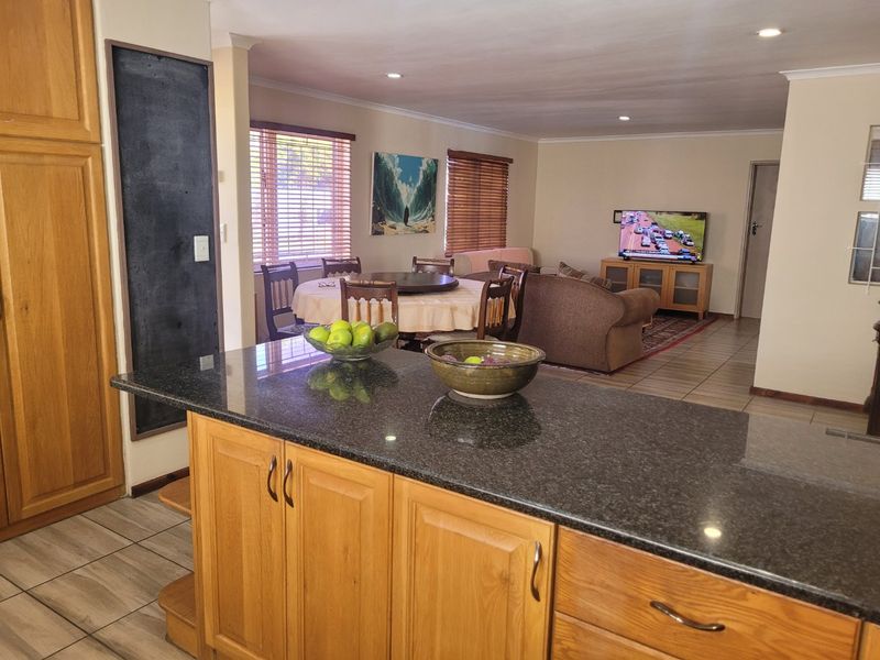 3 Bedroom House in Blouberg Sands - Photo 8