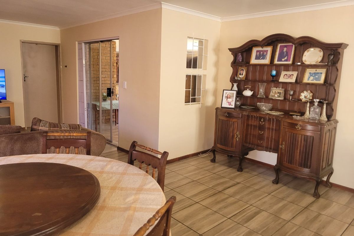 3 Bedroom House in Blouberg Sands - Photo 3