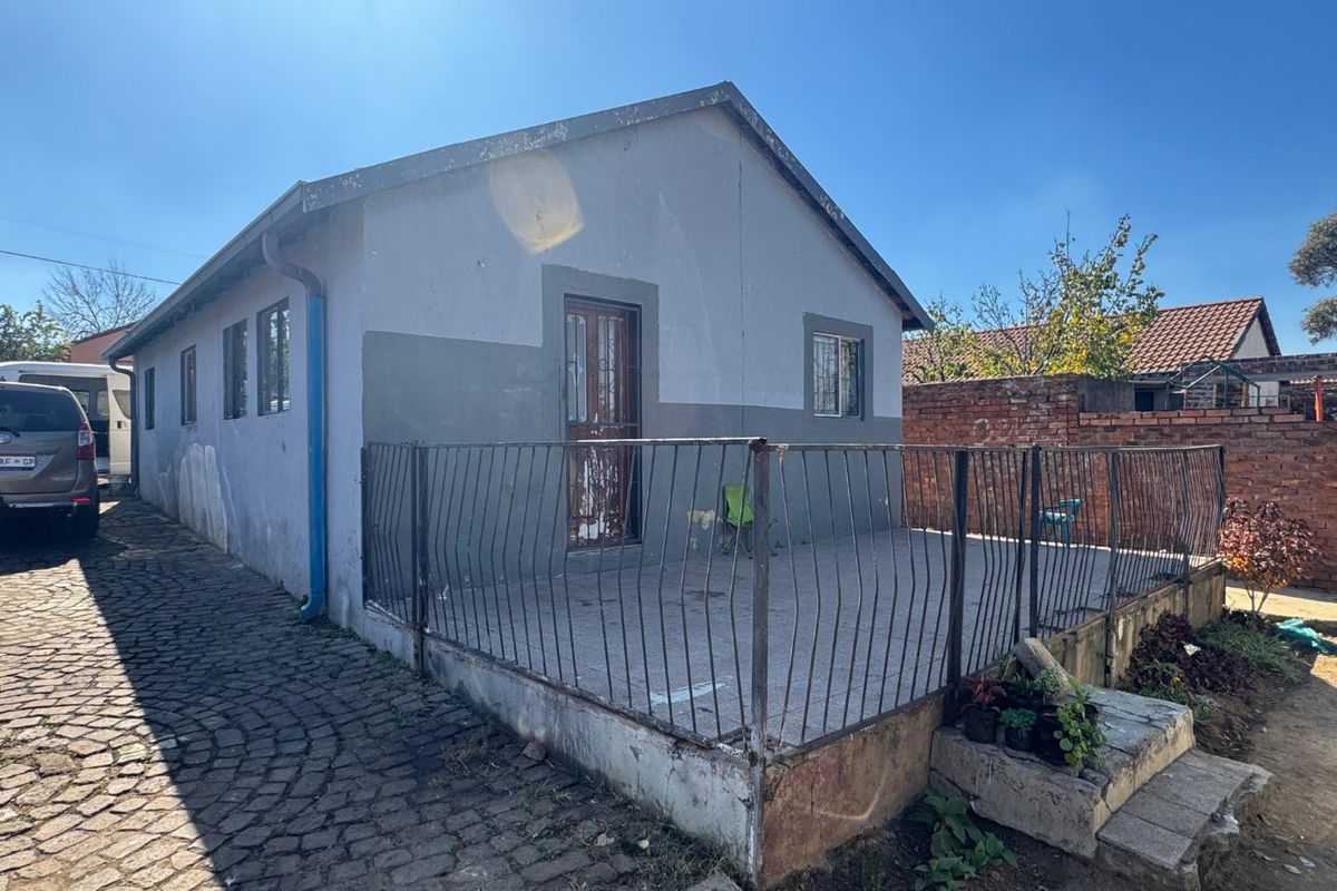 3-Bedroom Home in Lotus Gardens, An Ideal Starter Home or Investment Opportunity - Photo 2