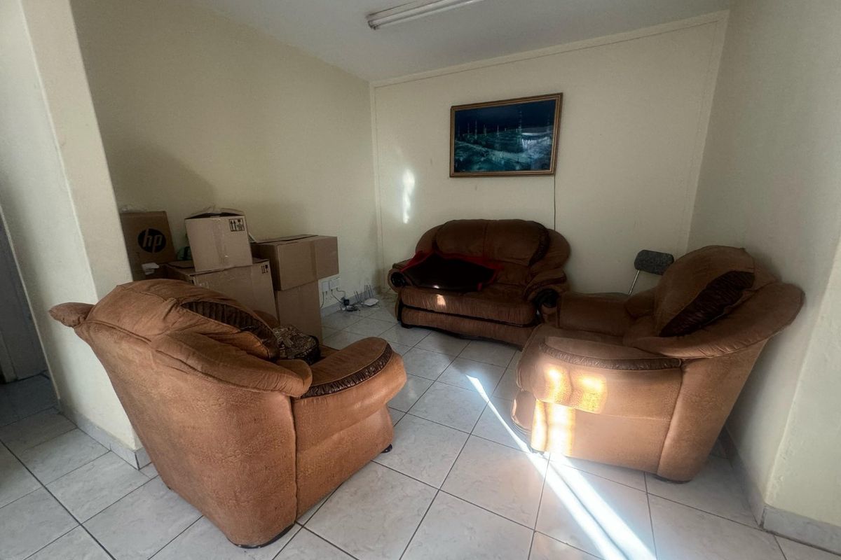 GROUNDFLOOR CONVENIENCE IN BANGLADESH HEIGHTS  - Photo 4