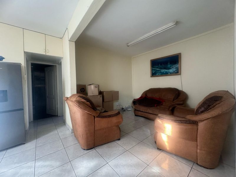 GROUNDFLOOR CONVENIENCE IN BANGLADESH HEIGHTS  - Photo 2