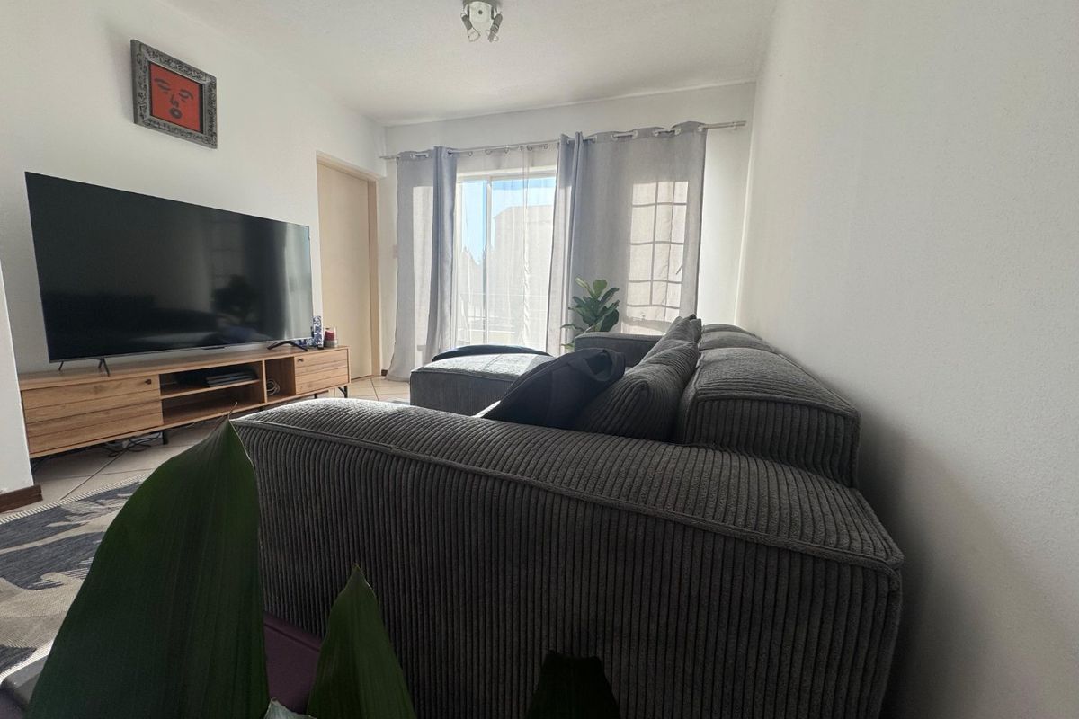 Sunny Midrand Flat with Open Plan Living - Photo 5