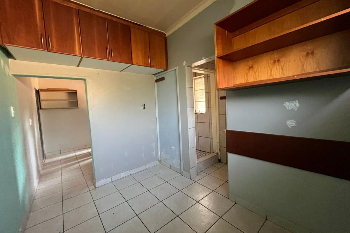 Cozy Bachelor Apartment with Communal Braai Area - Photo 4