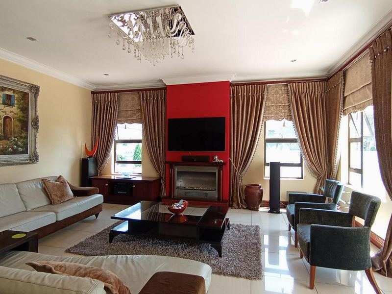Elegant 4Bedroom Estate Home in Sagewood, Midrand - Photo 5