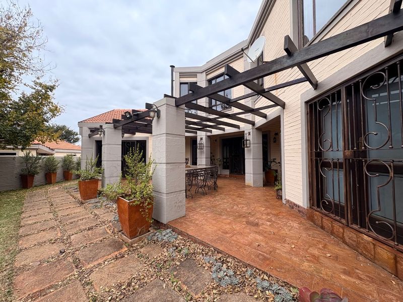 Modern Elegance Meets Comfortable Living – A Home That Has It All! - Photo 2