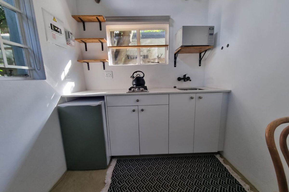 1 Bedroom Fully Furnished Cottage - Photo 2