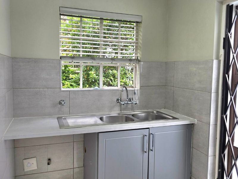 BEAUTIFUL DUPLEX IN WELL MAINTAINED COMPLEX - Photo 5