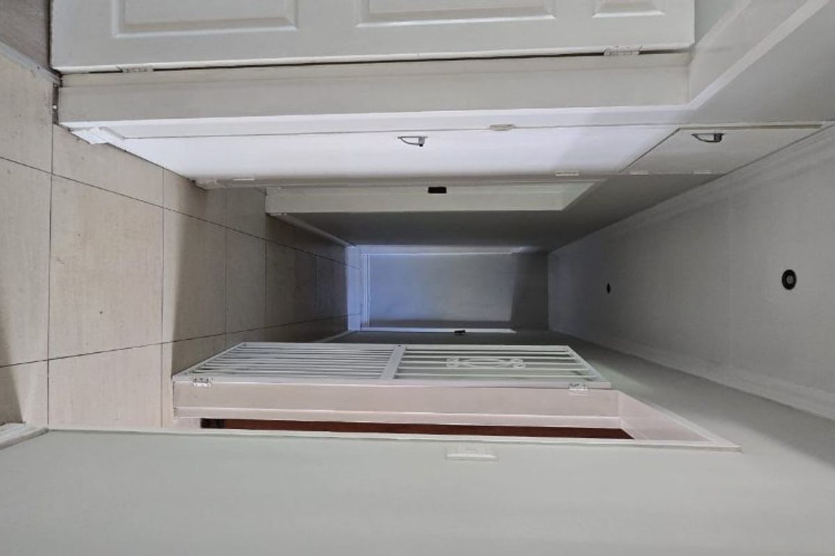 Tranquil 4 bedroom home in Garsfontein - Photo 3