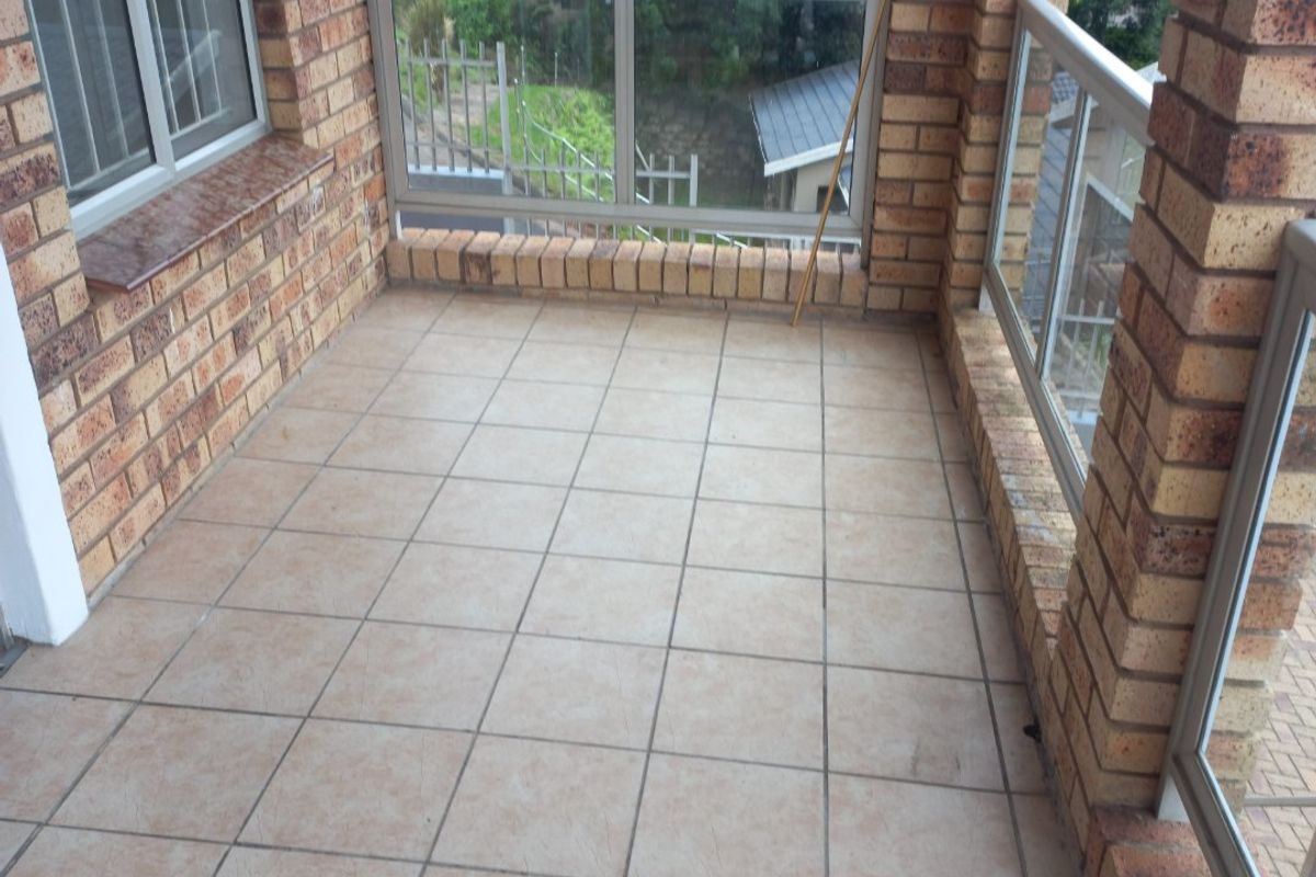 Large Basement Cottage in Serene / Leafy Westville  - Photo 4