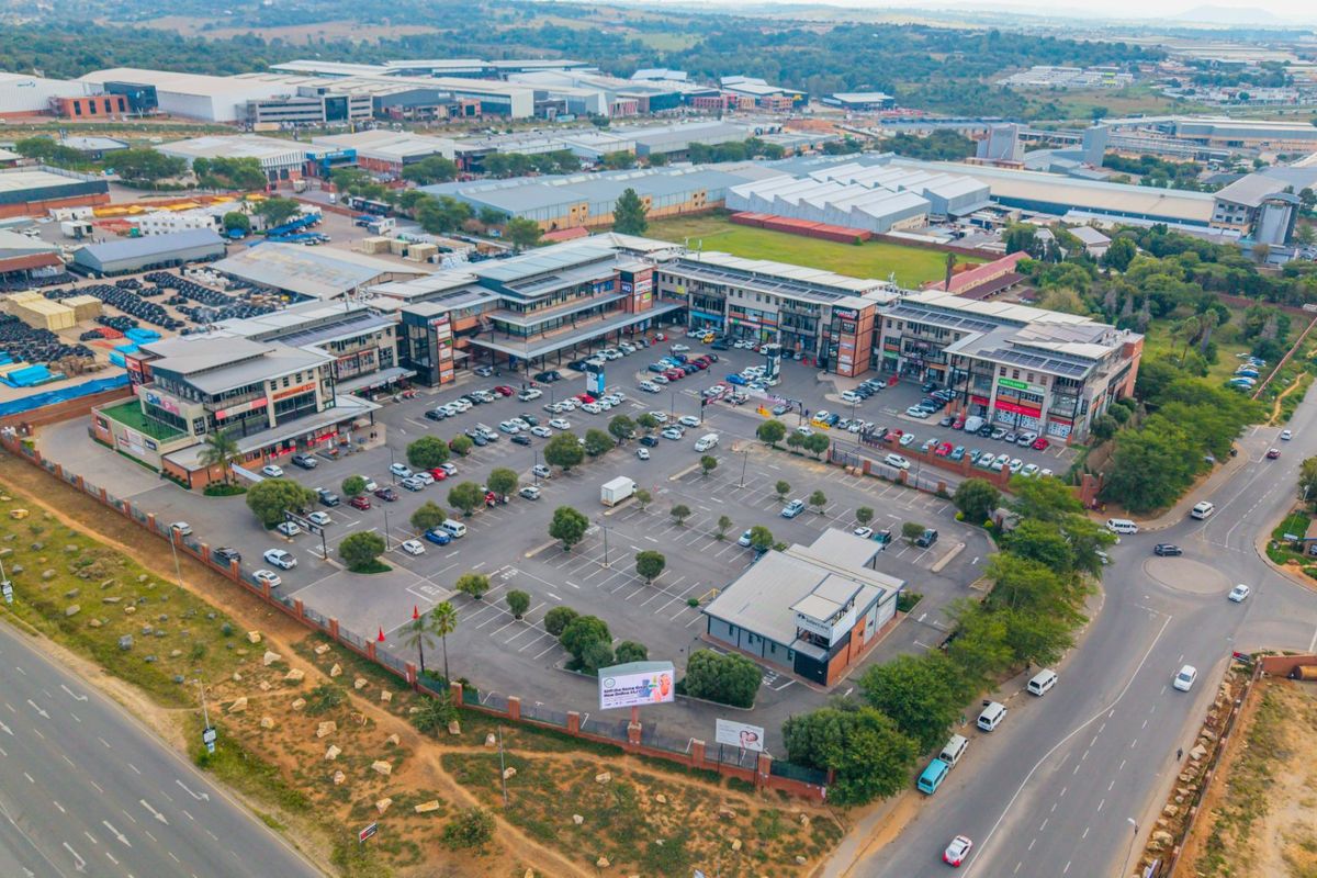 A-Grade Mixed-Use Investment | Northlands Corner Shopping Centre | GAI: R35.1m - Photo 3