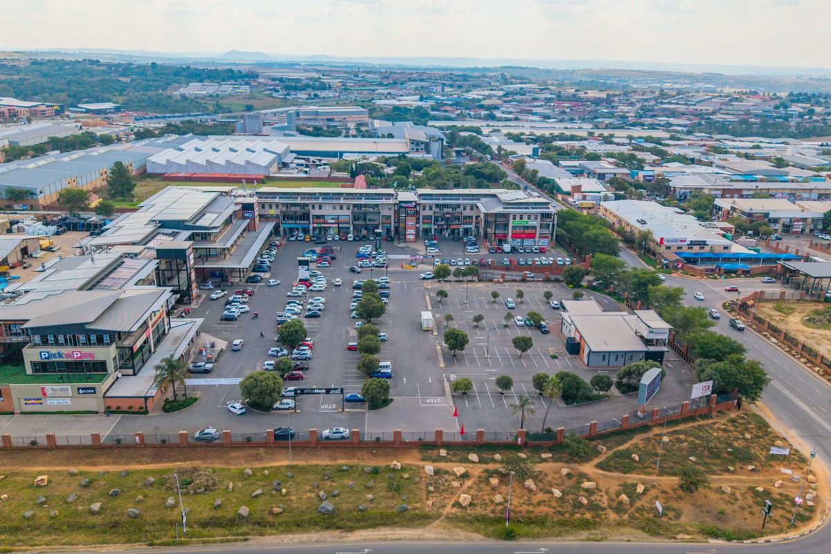 A-Grade Mixed-Use Investment | Northlands Corner Shopping Centre | GAI: R35.1m - Photo 2