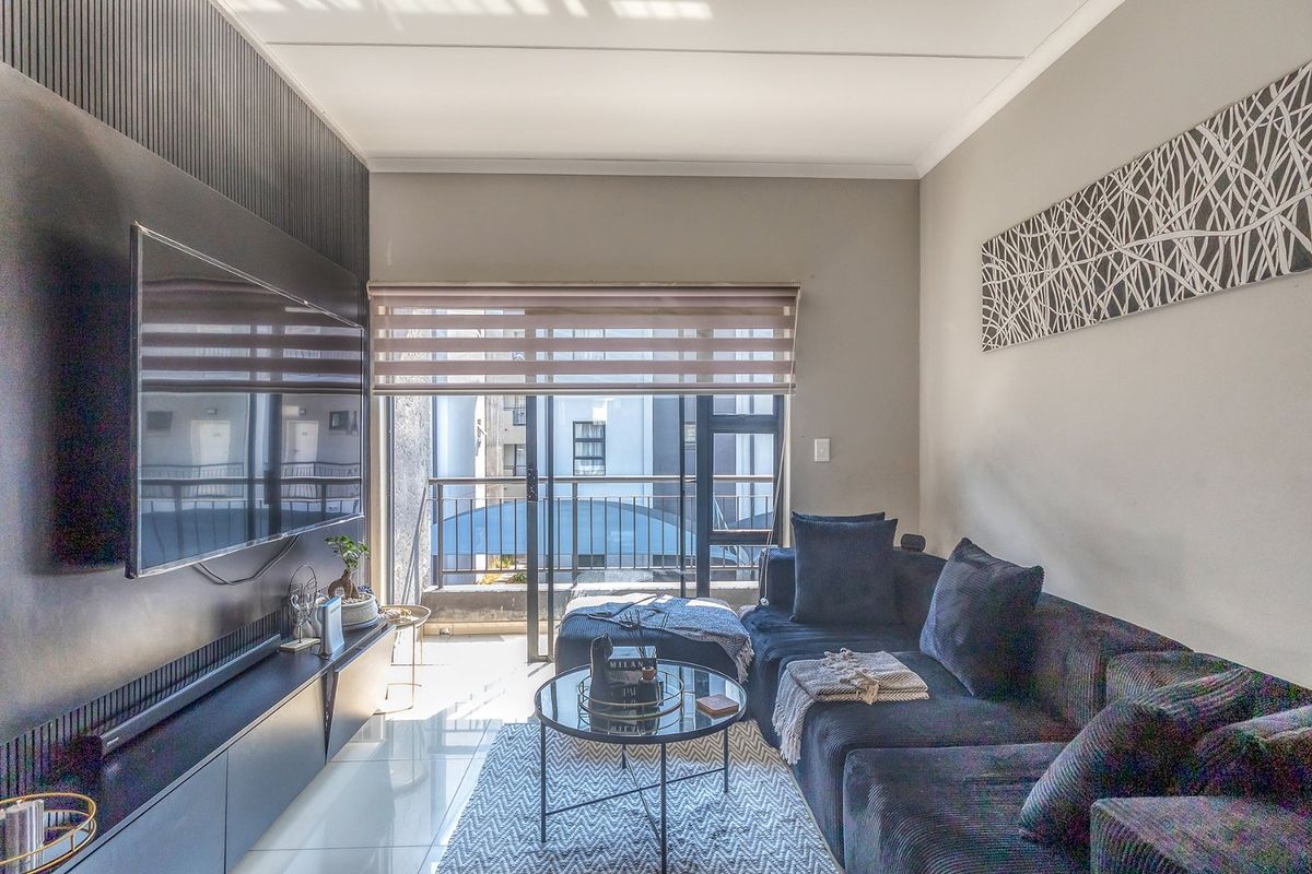 2 Bedroom Apartment for Sale  - Photo 4