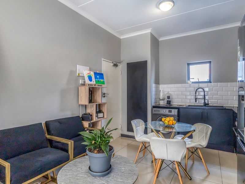 2 Bedroom Apartment for Sale  - Photo 9